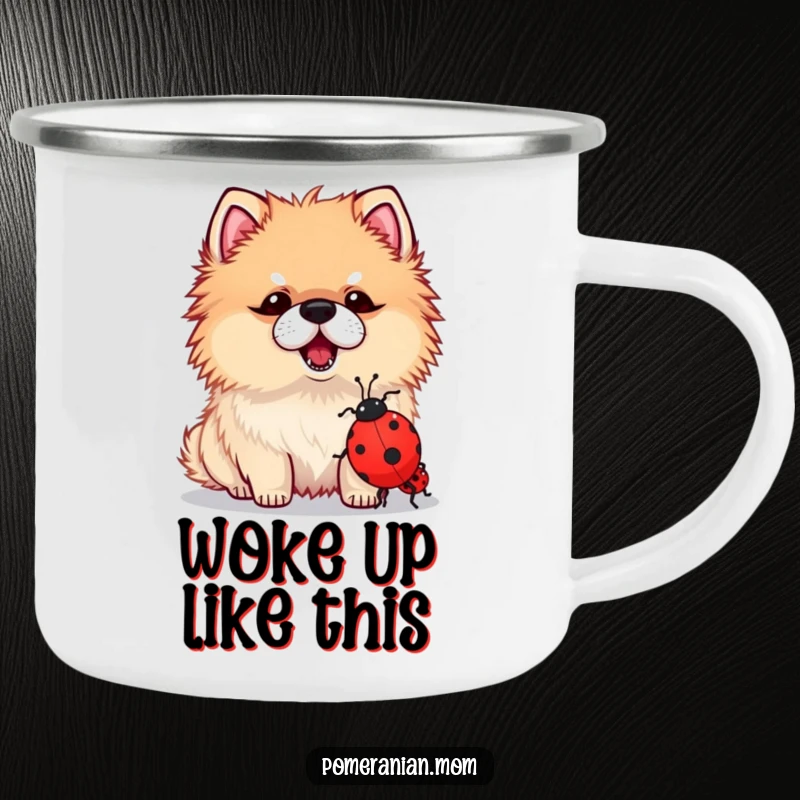 Funny camping mug: a kawaii Pomeranian bravely barking at a tiny ladybug, perfect for outdoor humor and hot drinks.
